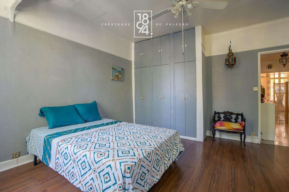 Appartement T3 à vendre Marseille Réformés(13001)  70 m²  Balcon I Calme - photo 6