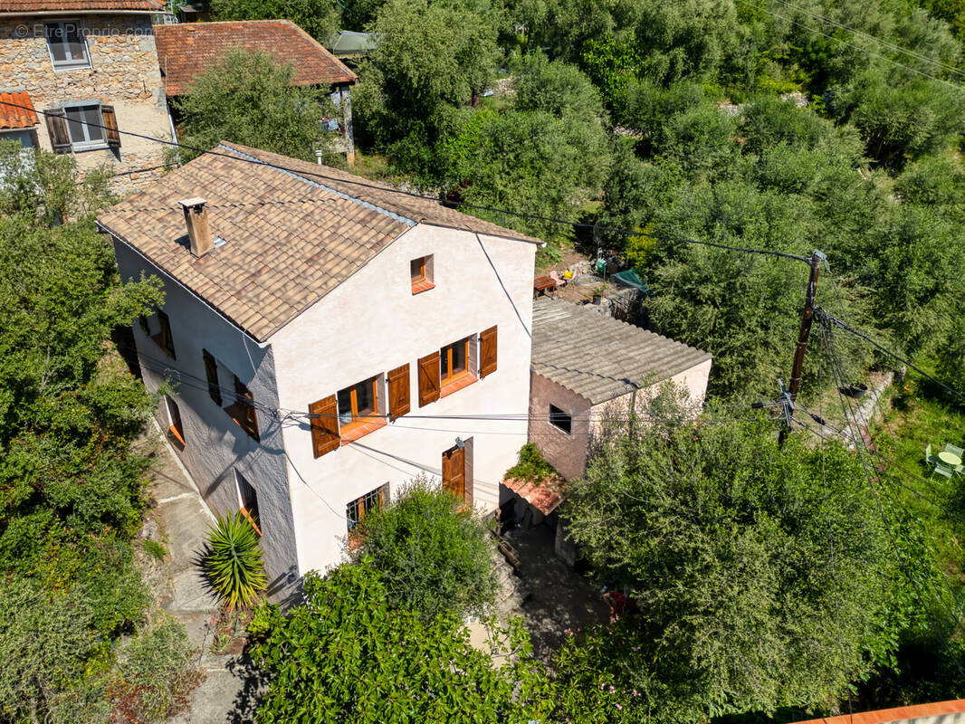 Maison à UTELLE