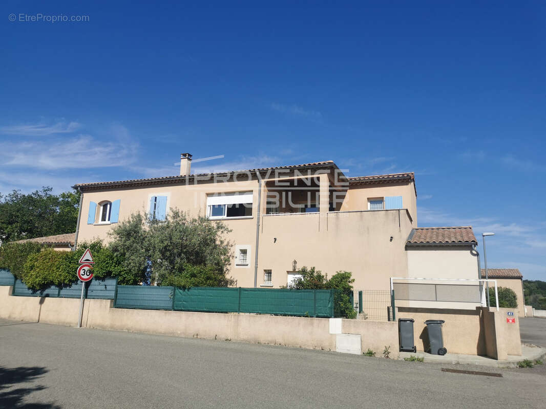 Appartement à SAINT-PAUL-TROIS-CHATEAUX