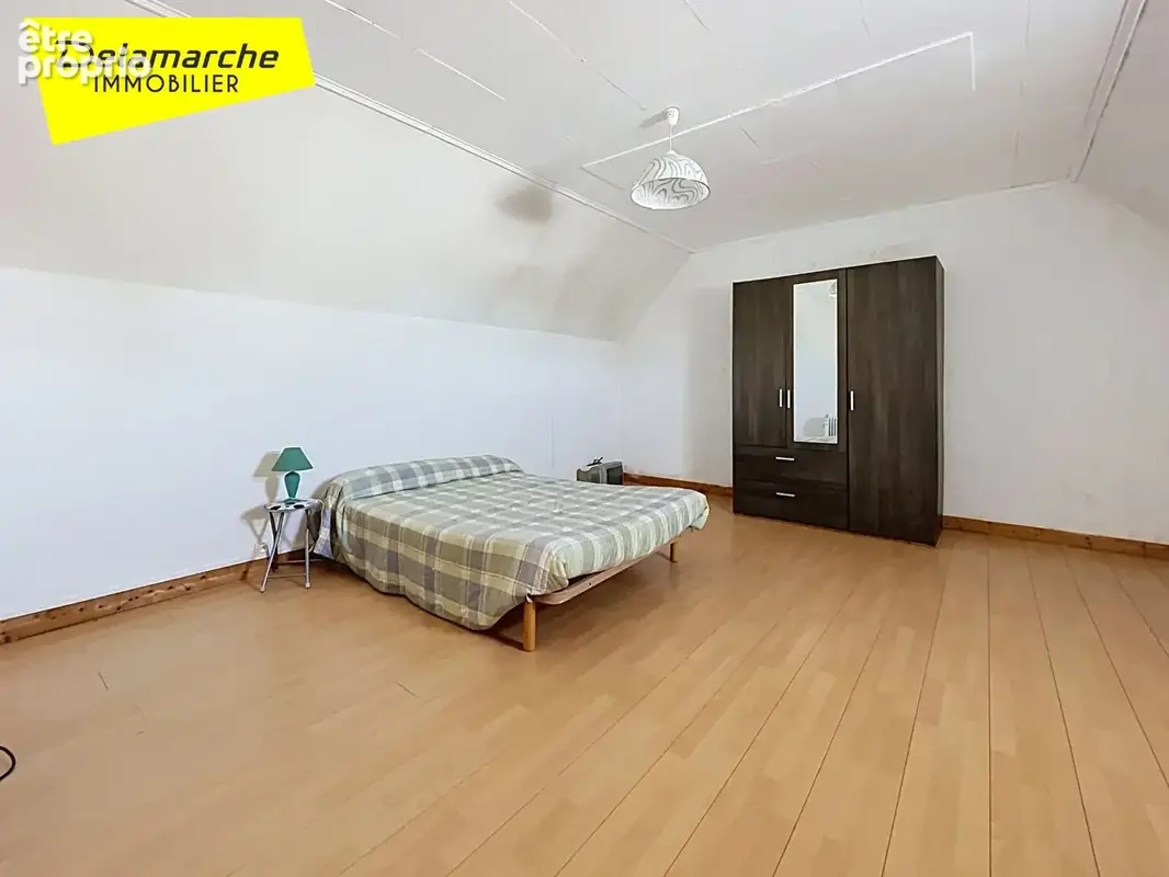 A VENDRE : Maison de plain pied dans le bourg de Gavray - photo 13