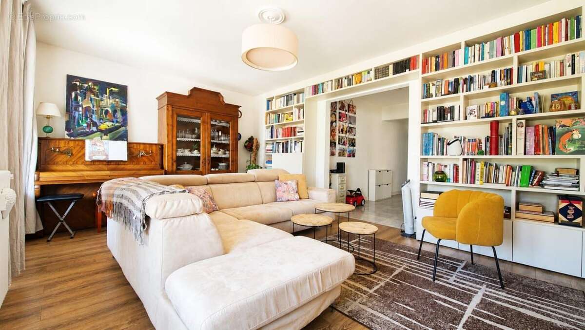 Appartement À Vendre T5 avec cave et place de stationnement - photo 6