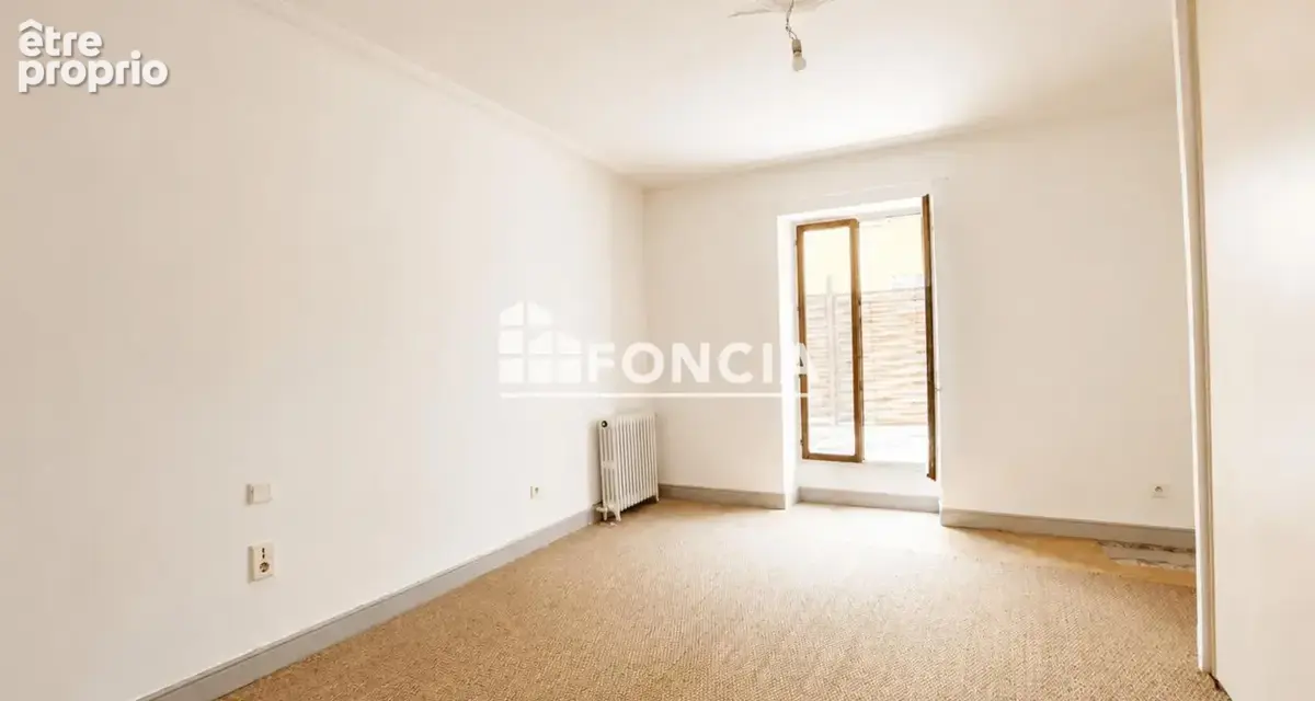 En vente Nîmes Centre Ville T5 / - photo 6