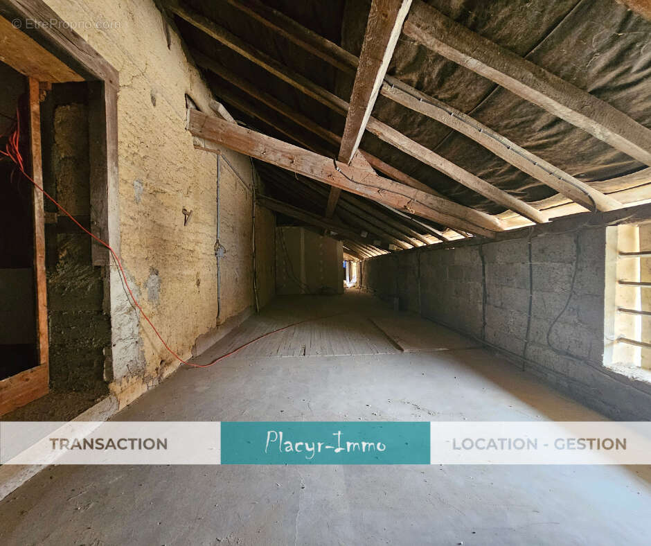 Appartement à BAGE-LA-VILLE