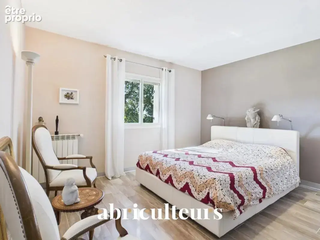 Villa rénovée de 155 m²  en vente au pied du Luberon à Cheval-Blanc (84460) - photo 14