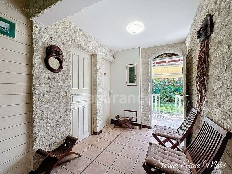 Maison à PETIT-BOURG