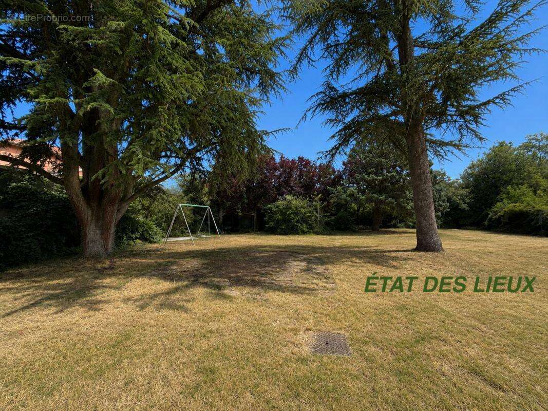 Terrain à DECINES-CHARPIEU