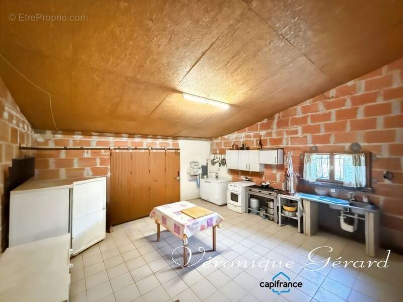 Maison de 134 m² de plain-pied, en pierre, sur plus de 5880 m² - photo 22