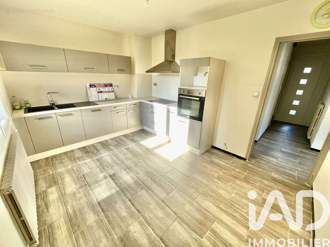 Maison 98 m² à Satillieu  - photo 6