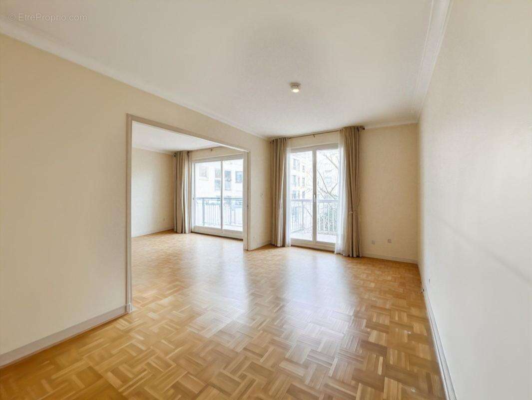 Appartement à PARIS-20E