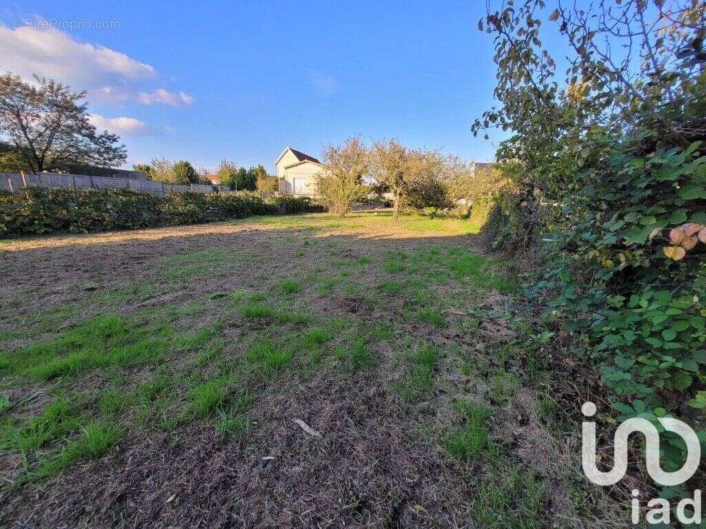 Terrain 880 m² à Parthenay  - photo 2
