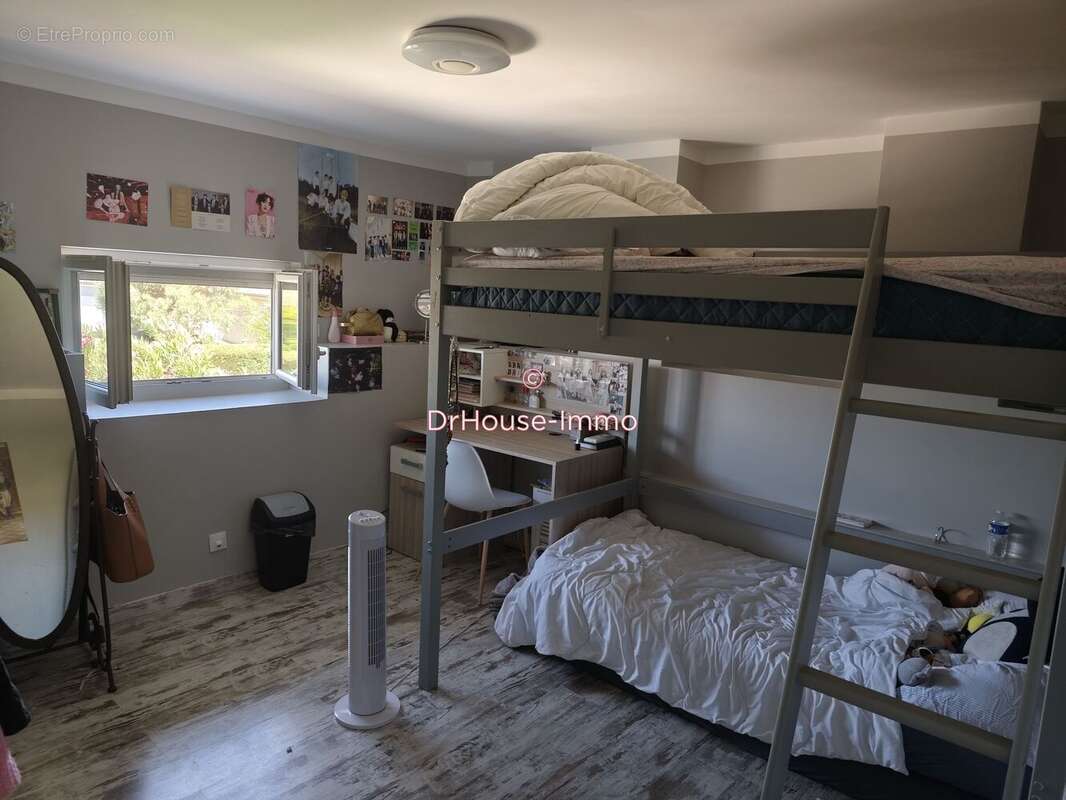 Maison 205 m² à Loupiac-De-La-Reole  - photo 9