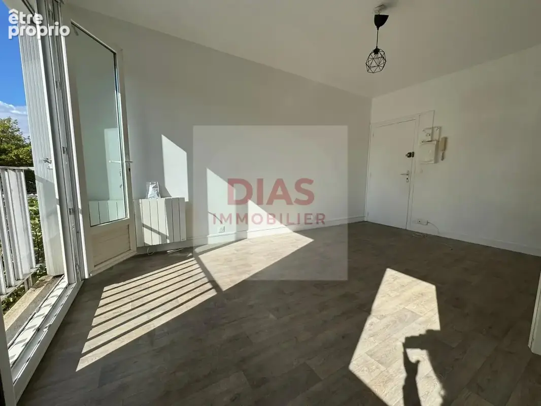 Appartement 1 pièce 23 m² à vendre à Pontault-Combault (77340) - photo 2