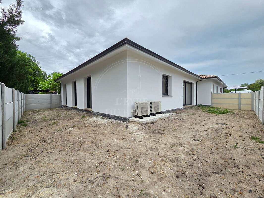 Maison à SALLES