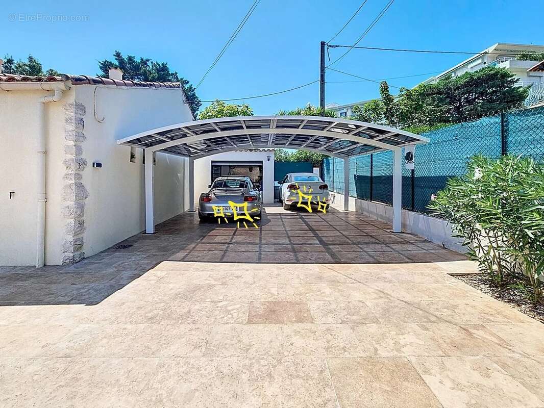 Maison à SAINT-LAURENT-DU-VAR