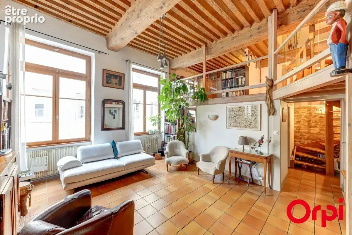 Appartement type Canut 127 m² avec ascenseur avec possibilité de division de lot - photo 2