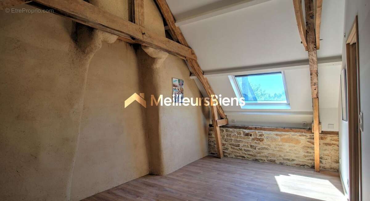 Longère à Arzano 287 m², deux maisons, 7 chambres, grand terrain - photo 14