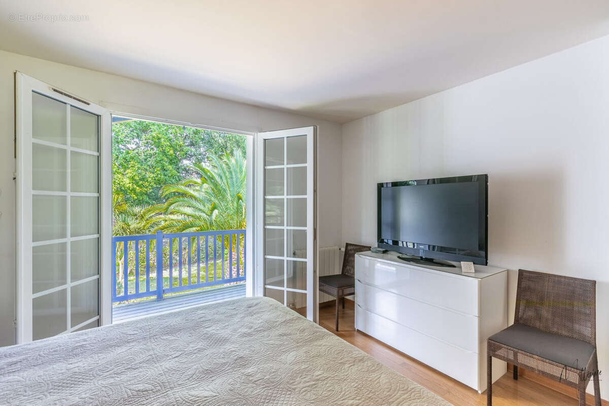 Maison 148 m² à Bassussarry  - photo 9