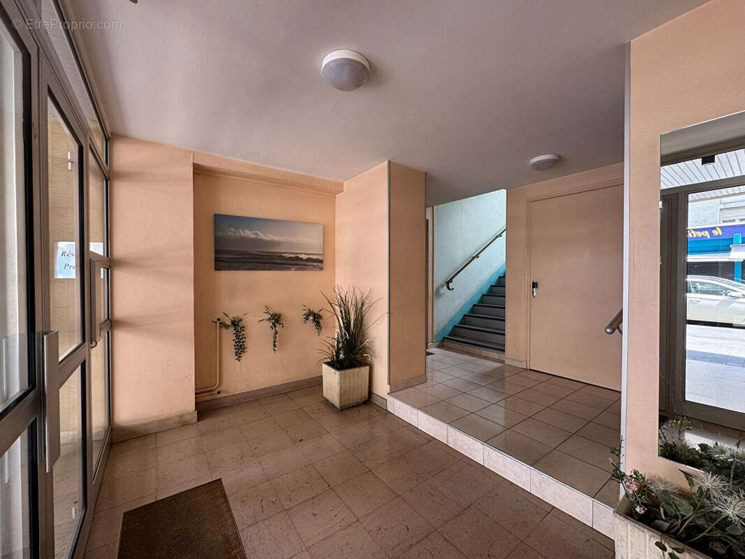 Appartement type 5  - 91 m² - reims clairmarais - photo 10