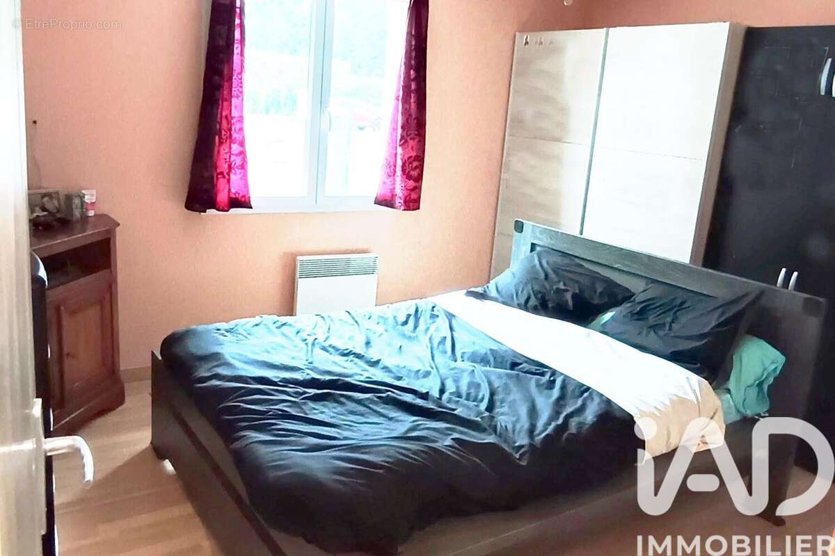 Maison 122 m² à Renaison  - photo 6