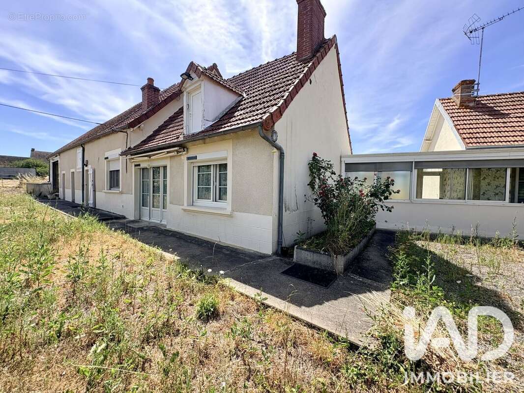 Maison 126 m² à Saint-Saturnin  - photo 6