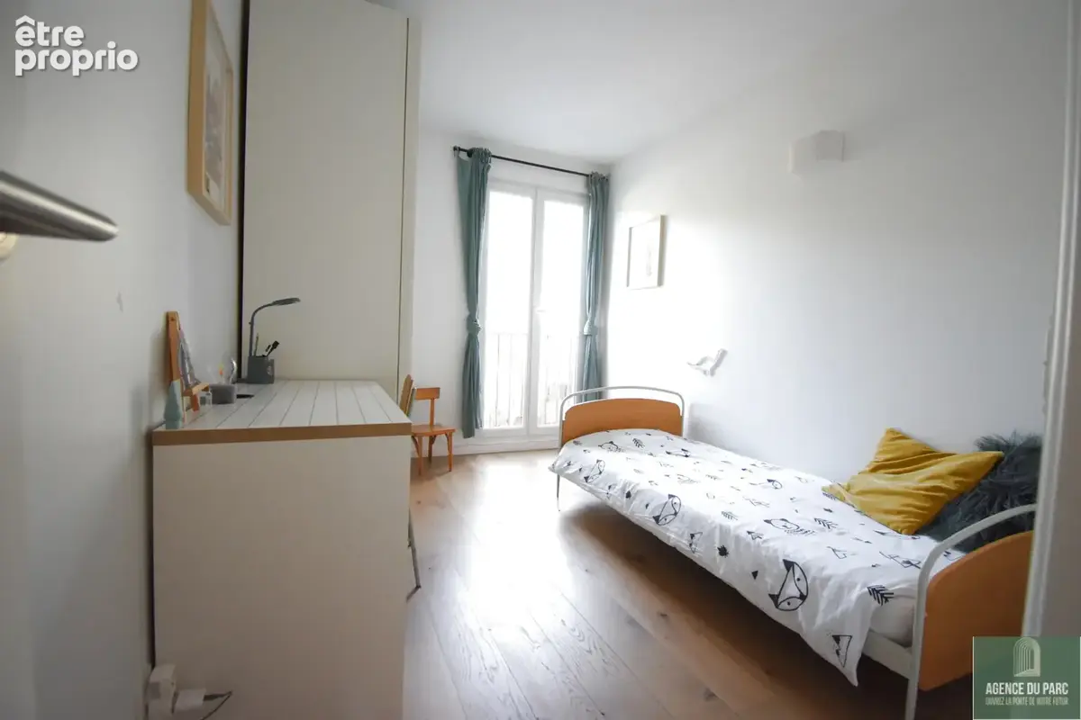 Appartement 92 m2, trois chambres, proche gare - photo 9