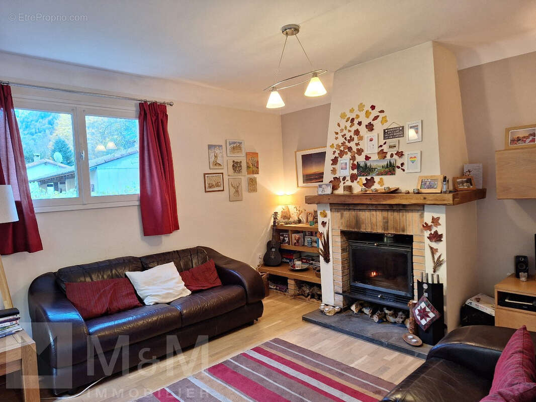 Maison à BESSEDE-DE-SAULT