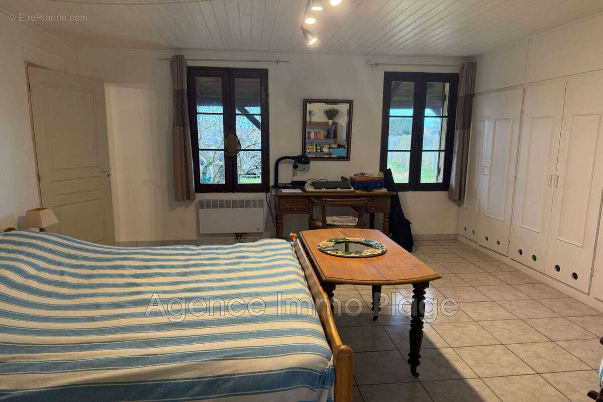 Maison à JAU-DIGNAC-ET-LOIRAC