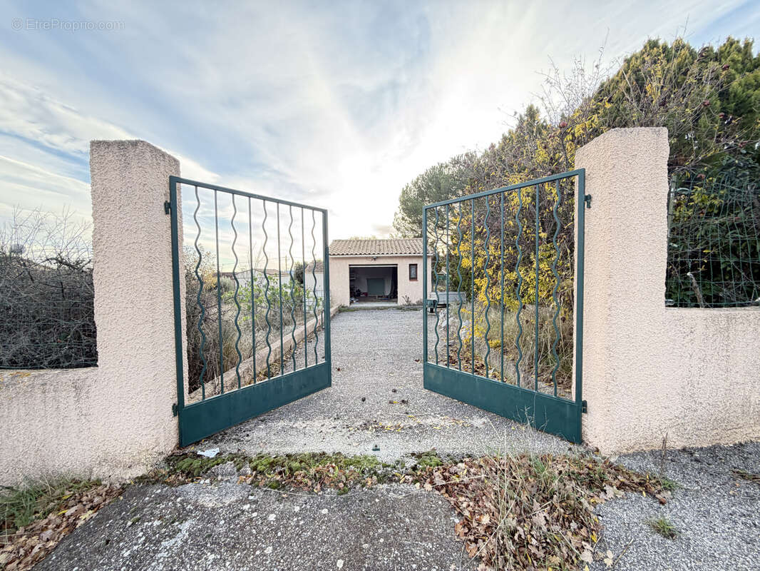 Maison à REGUSSE