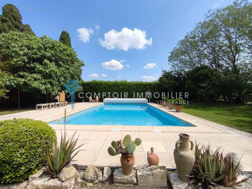 Maison à FONTVIEILLE