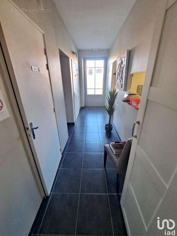 Photo 9 - Commerce à GENERAC