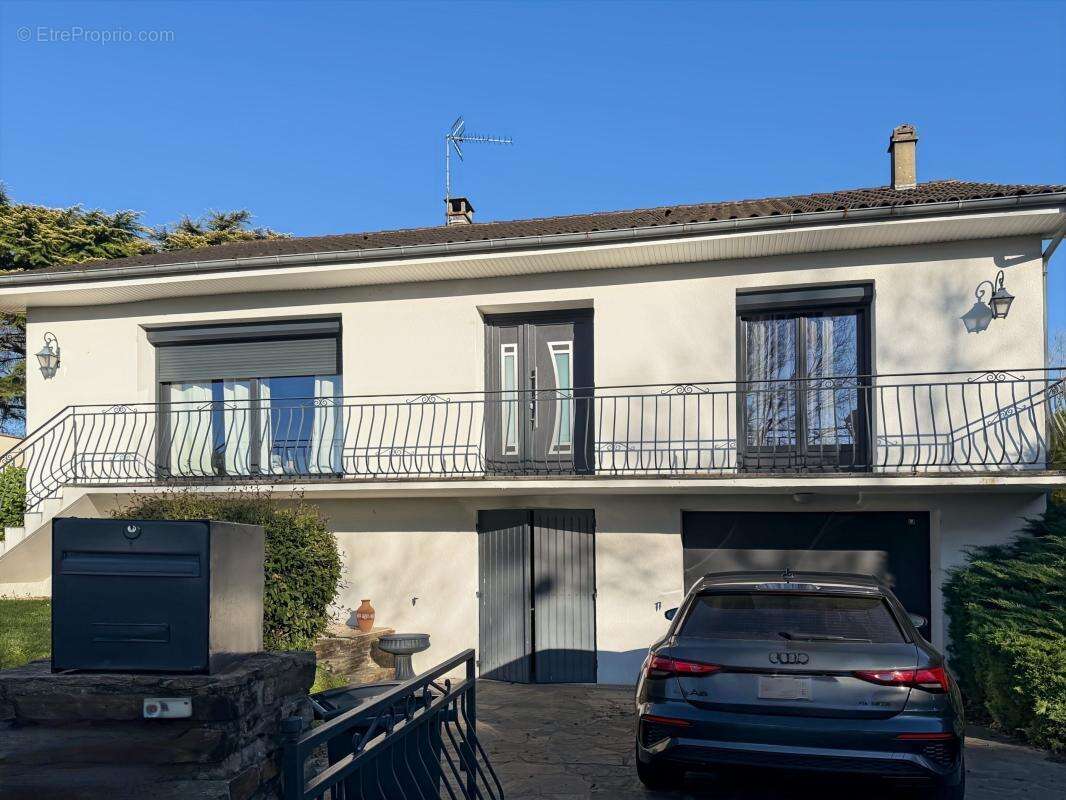 Maison à COULOUNIEIX-CHAMIERS