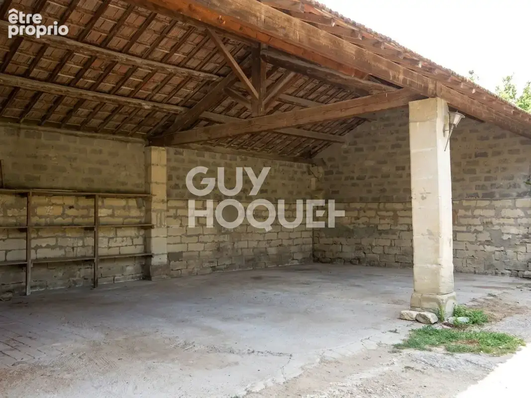 Mas en campagne , deux habitations avec garage et Hangar - photo 12