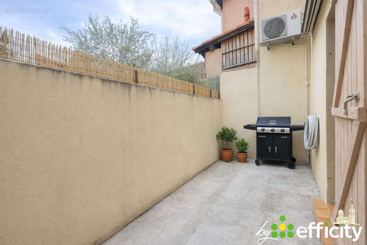 Appartement à MARSEILLE-4E