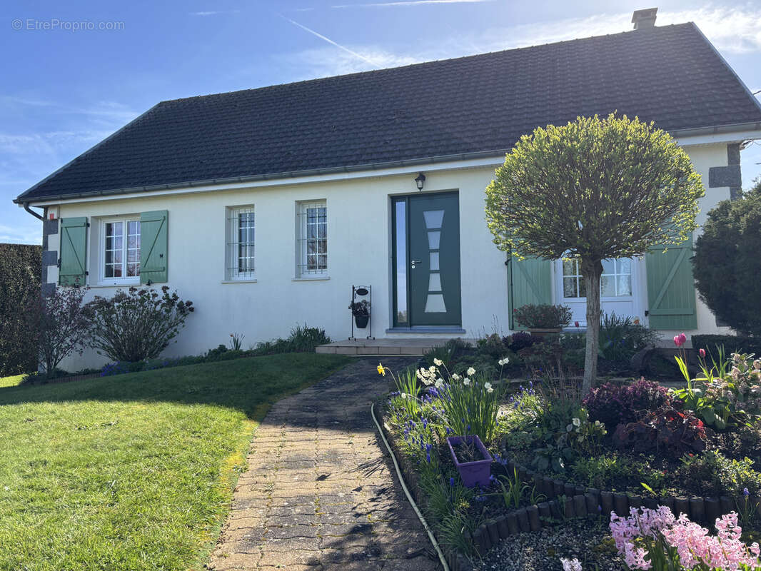 Maison à SAINTE-SCOLASSE-SUR-SARTHE