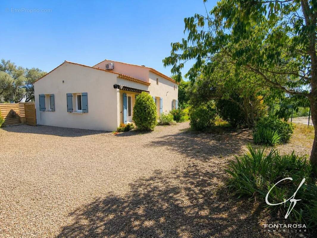Maison à ROQUEBRUNE-SUR-ARGENS