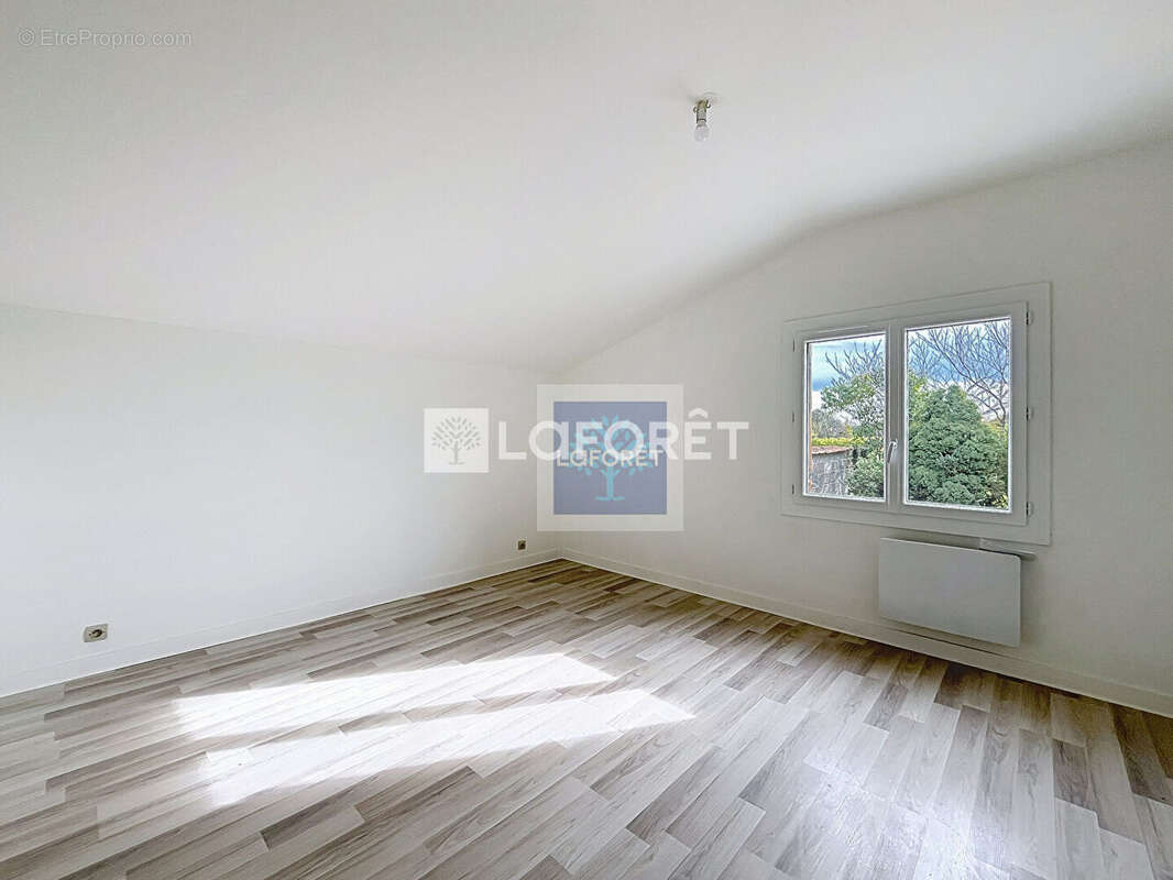 Maison 3 chambres au calme, proche commodités avec terrain et garage. - photo 7