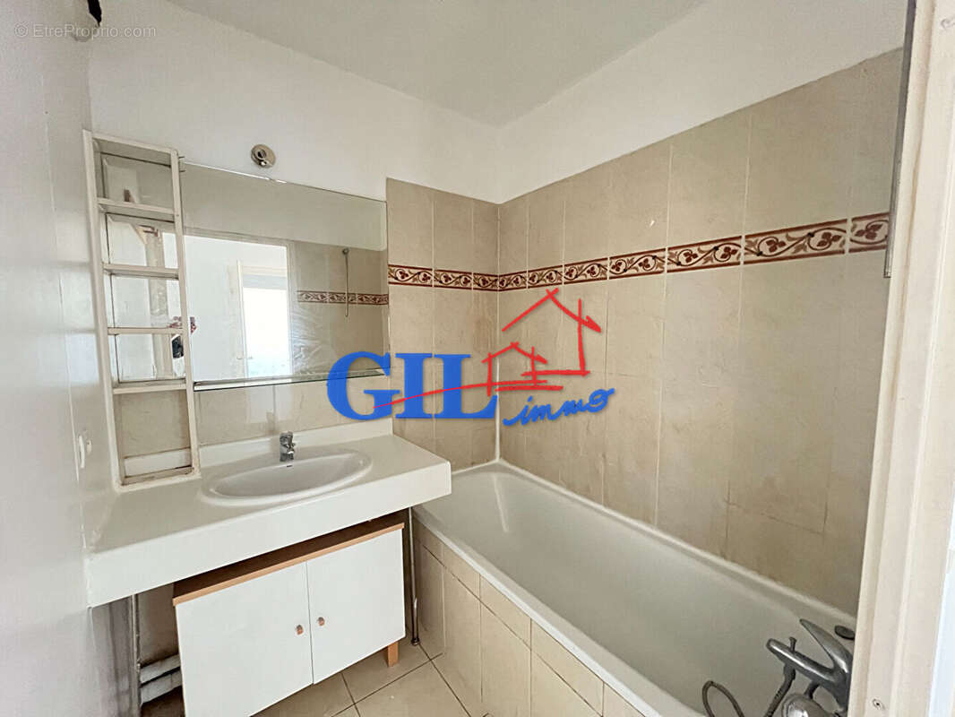 Appartement à SAVIGNY-LE-TEMPLE