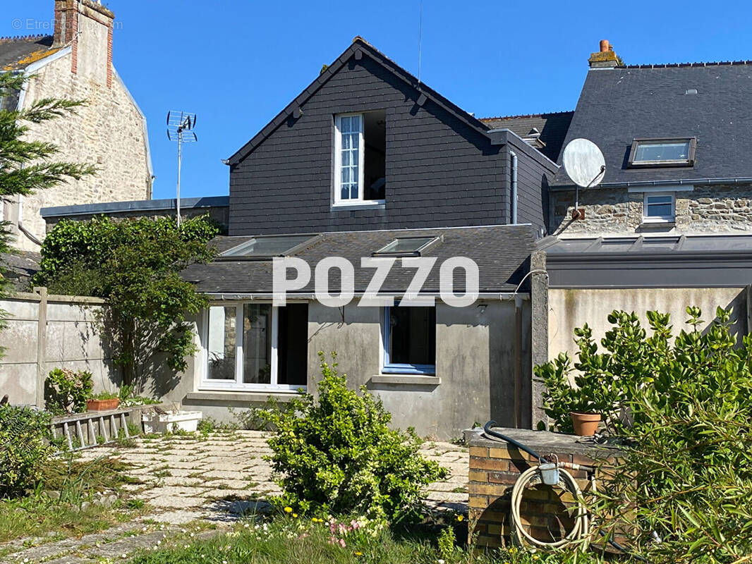 Maison à SAINT-VAAST-LA-HOUGUE