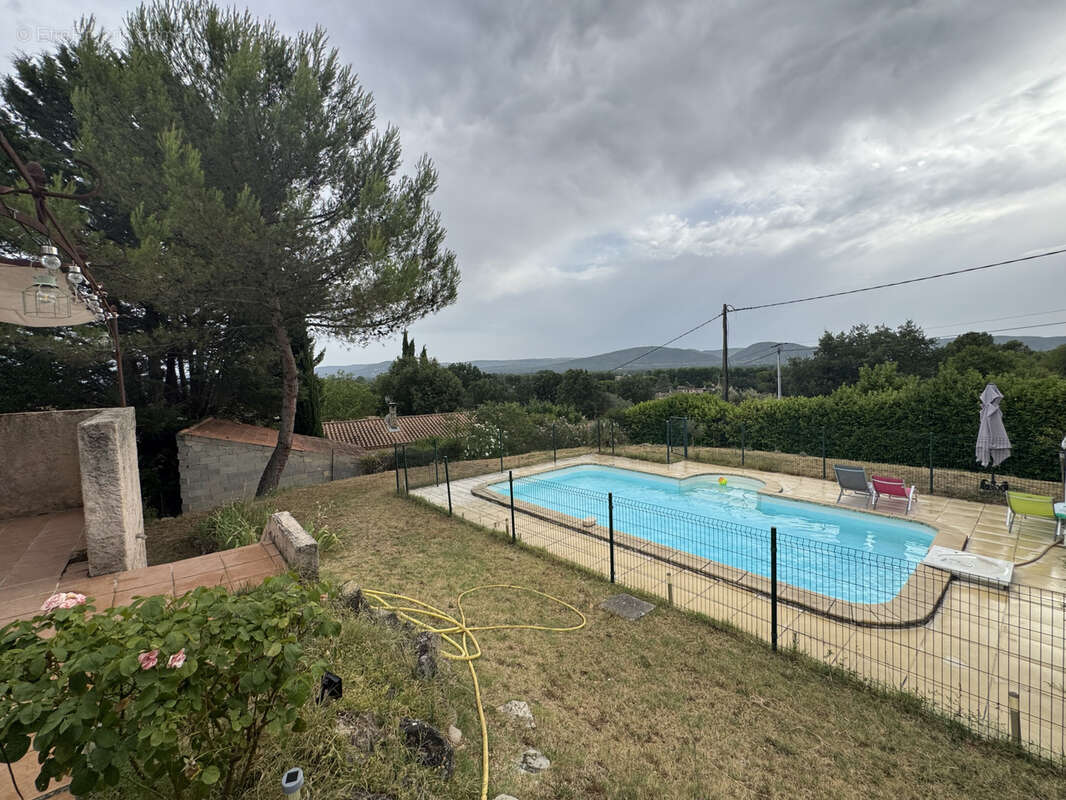 Maison 88 m² à Villelaure  - photo 6