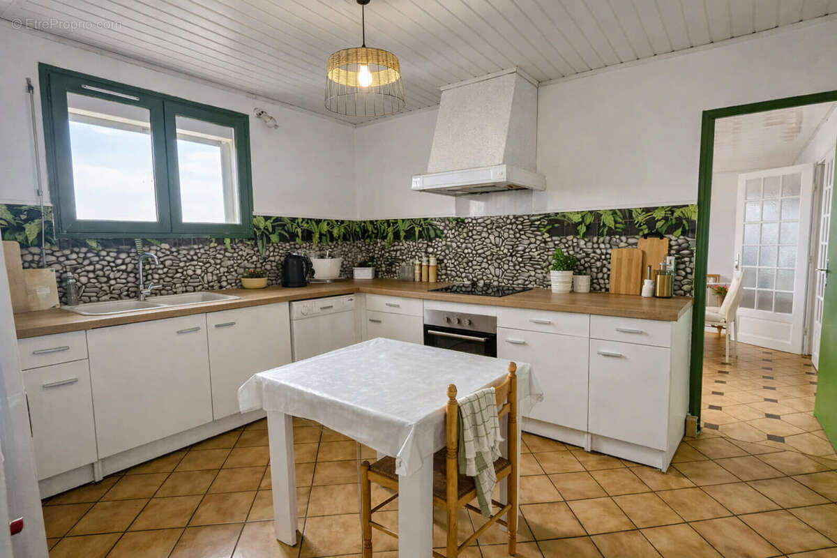 Maison à COURSAN