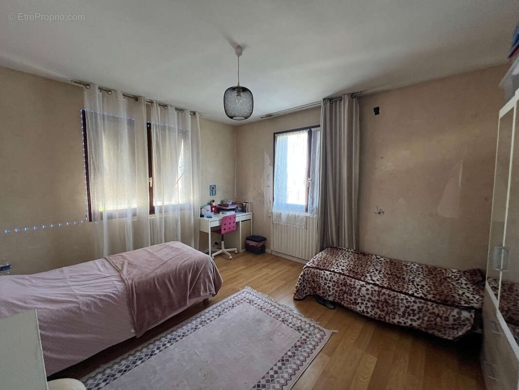 Maison à PARAY-VIEILLE-POSTE