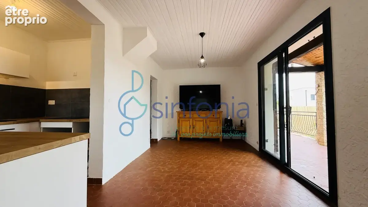 À vendre   Maison de plain-pied rénovée avec jardin à Garrigues-Sainte-Eulalie - photo 3