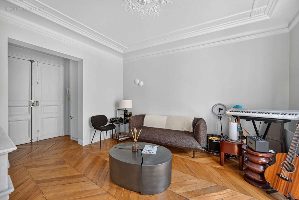 Appartement à PARIS-10E