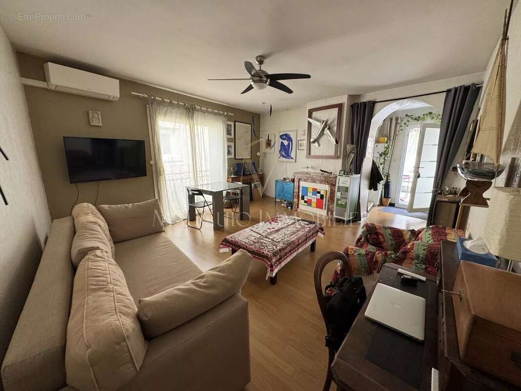 Appartement à MAUGUIO