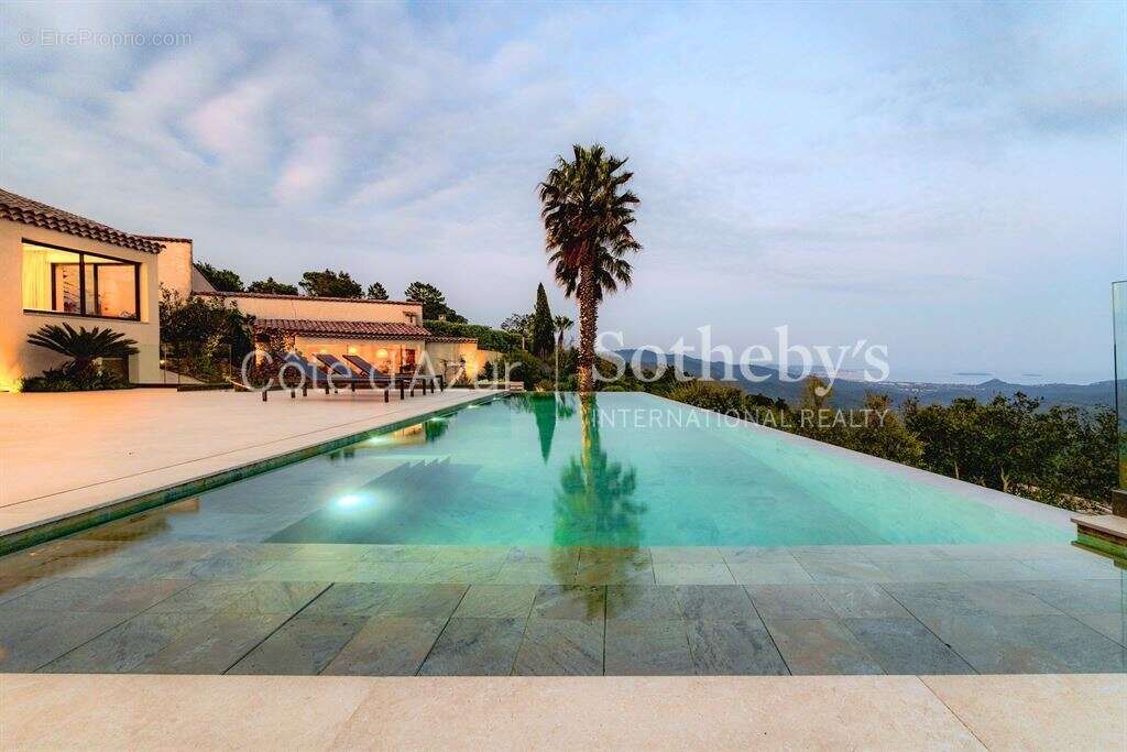 Proche Mandelieu villa contemporaine vue mer 290 m2 piscine calme absolu - photo 18