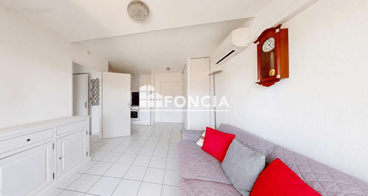 T2 avec terrasse - garage et cellier privatif - photo 5