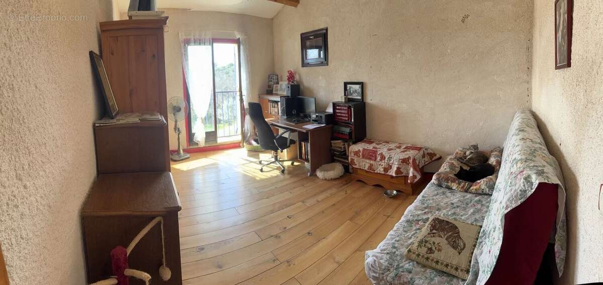 Maison à CHATEAUDOUBLE