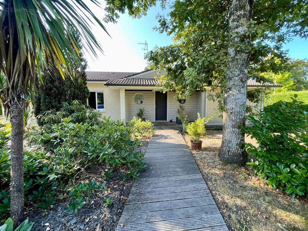 Maison à MARTIGNAS-SUR-JALLE