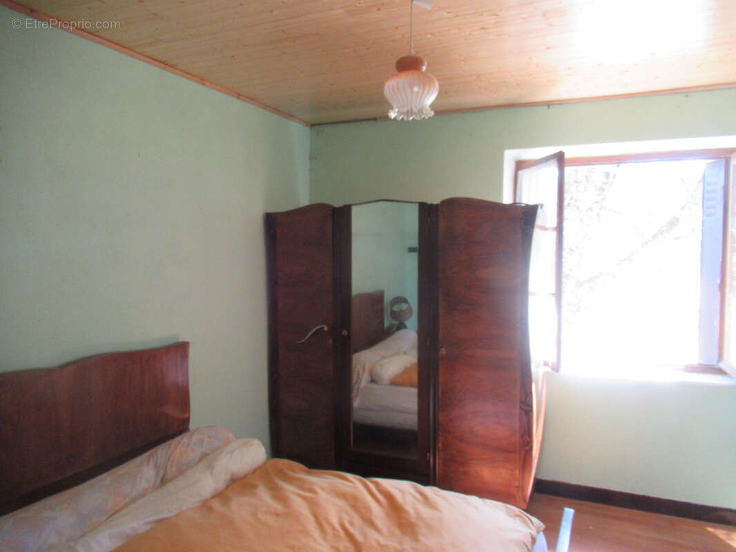 Maison en pierres avec terrain attenant - photo 3