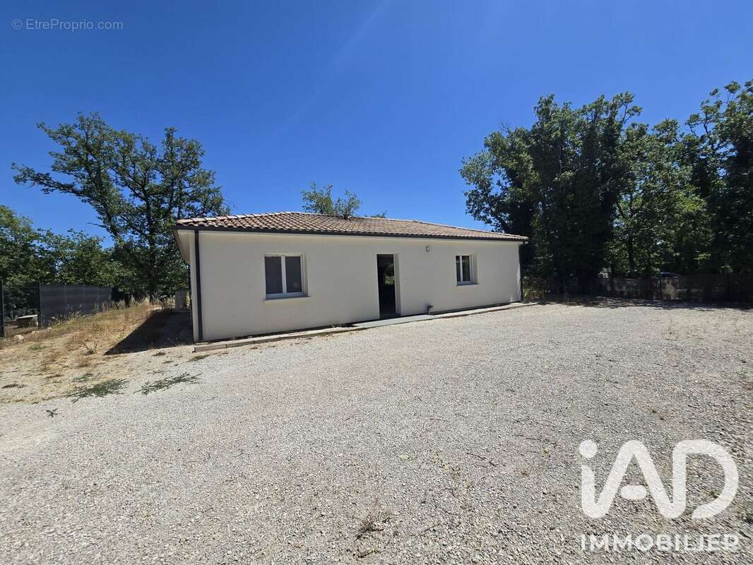 Maison 100 m² à Le Montat  - photo 2